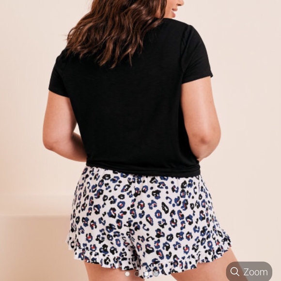 Chic Tee and Leopard Print Shorts Lounge Set - Picture 3 of 4